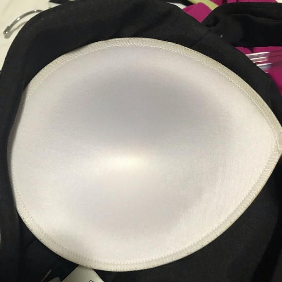 Black Da Vinci Mermaid Formal Dress SZ. S
Dress has sequins on Shoulders… - Picture 10 of 16